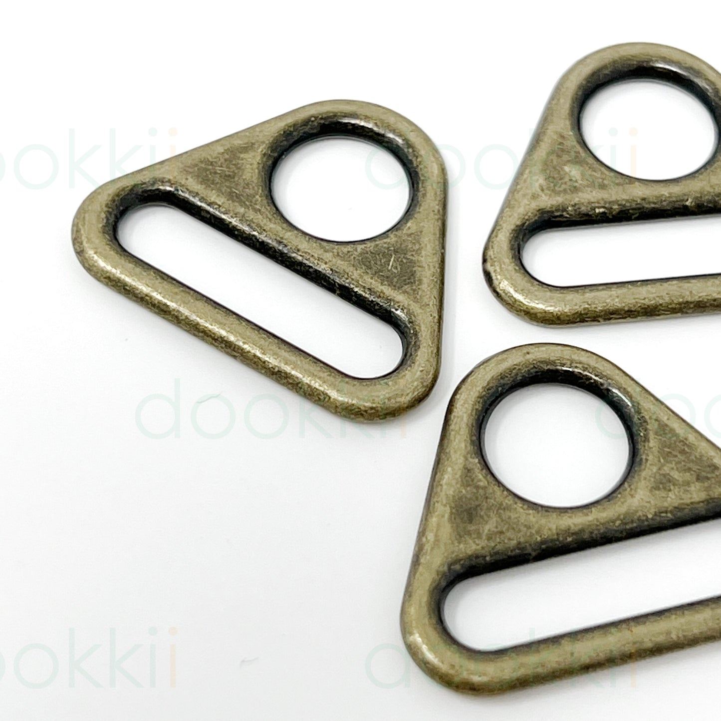 Metal Triangle Connector - 25mm - Antique Brass